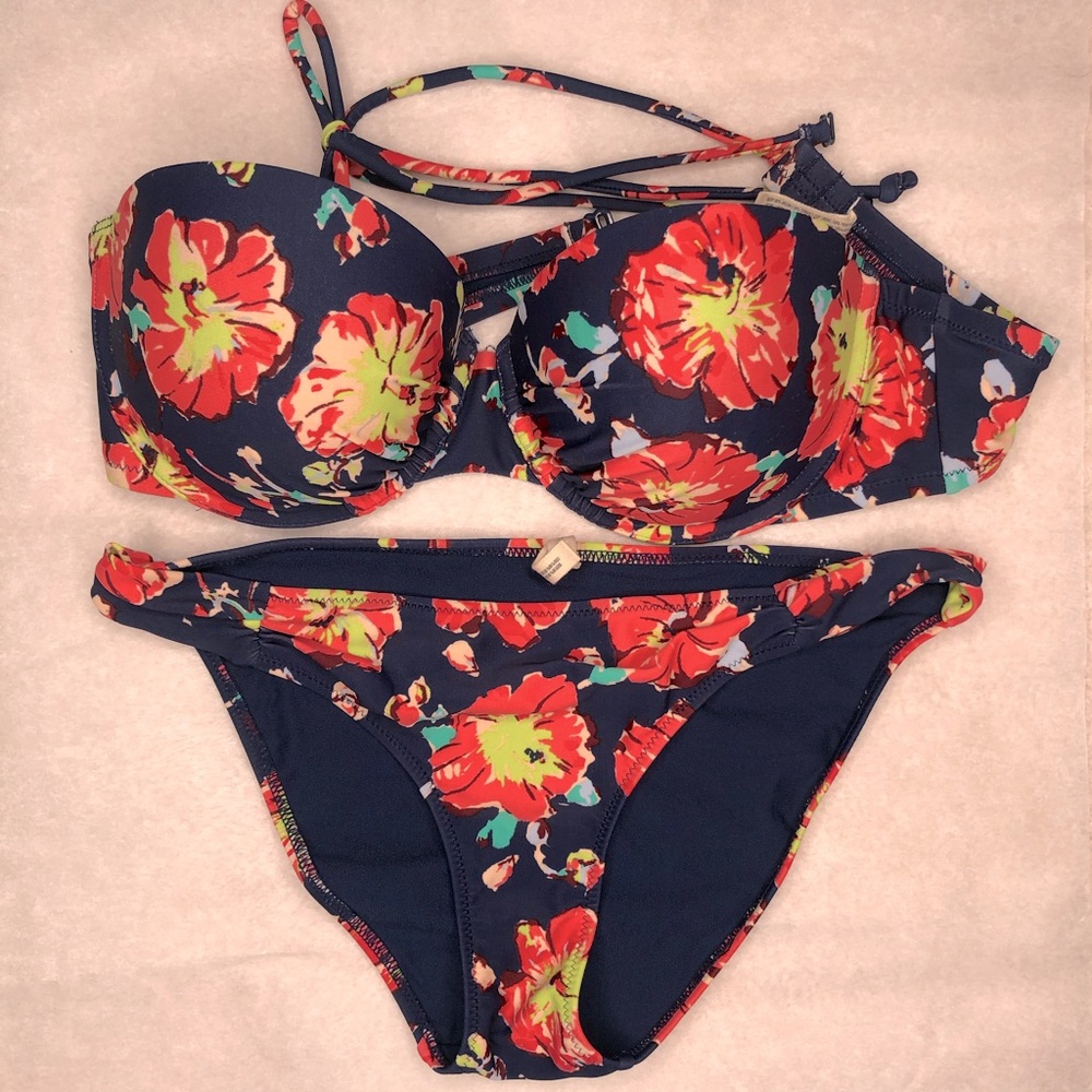 Aerie Bikini Set Tropical, 34C, Small bottoms
